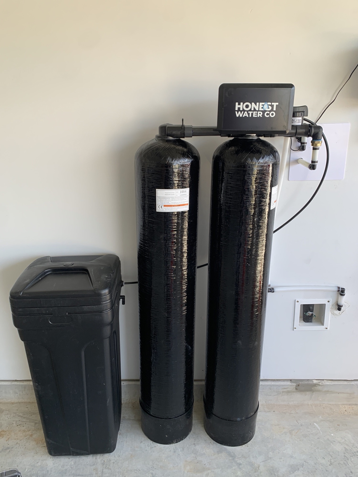 Dual-tank system with brine tank
